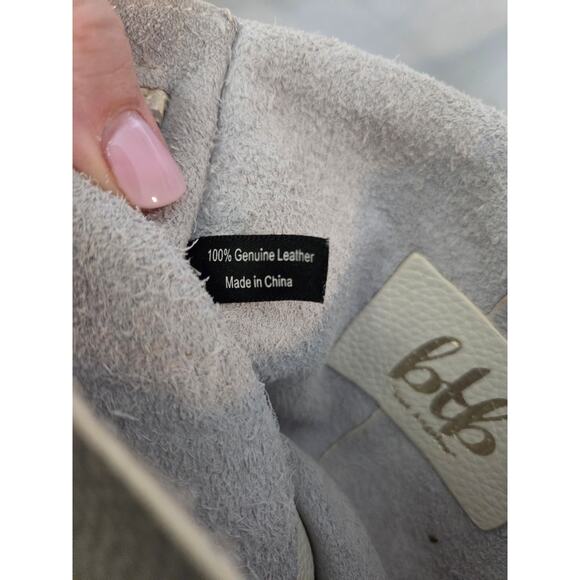 BTB Los Angeles White Suede Leather Crossbody PURSE Y2K Small - Picture 6 of 11